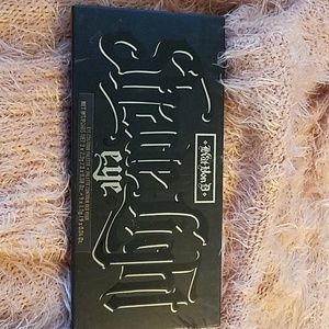 Kat Von D Shade & Light Eye Shadow Palette